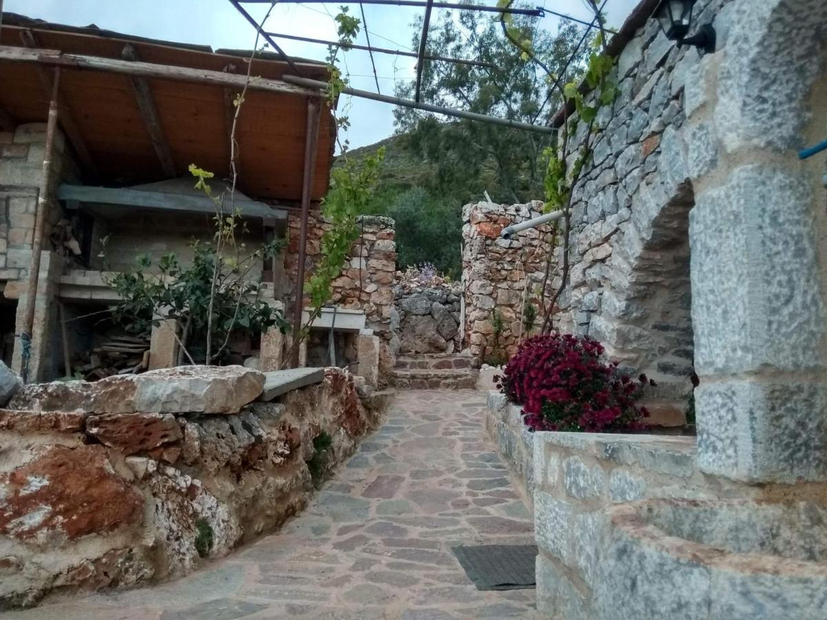 Find Your Peace In A Traditional Country House!! Lagia Bagian luar foto