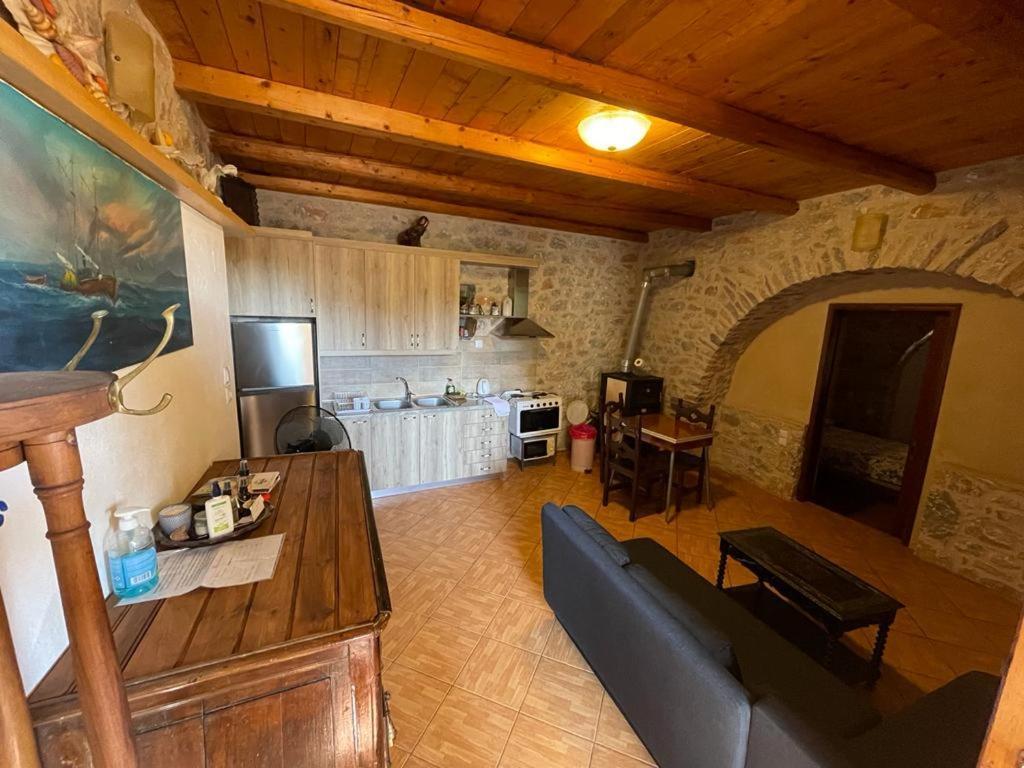 Find Your Peace In A Traditional Country House!! Lagia Bagian luar foto